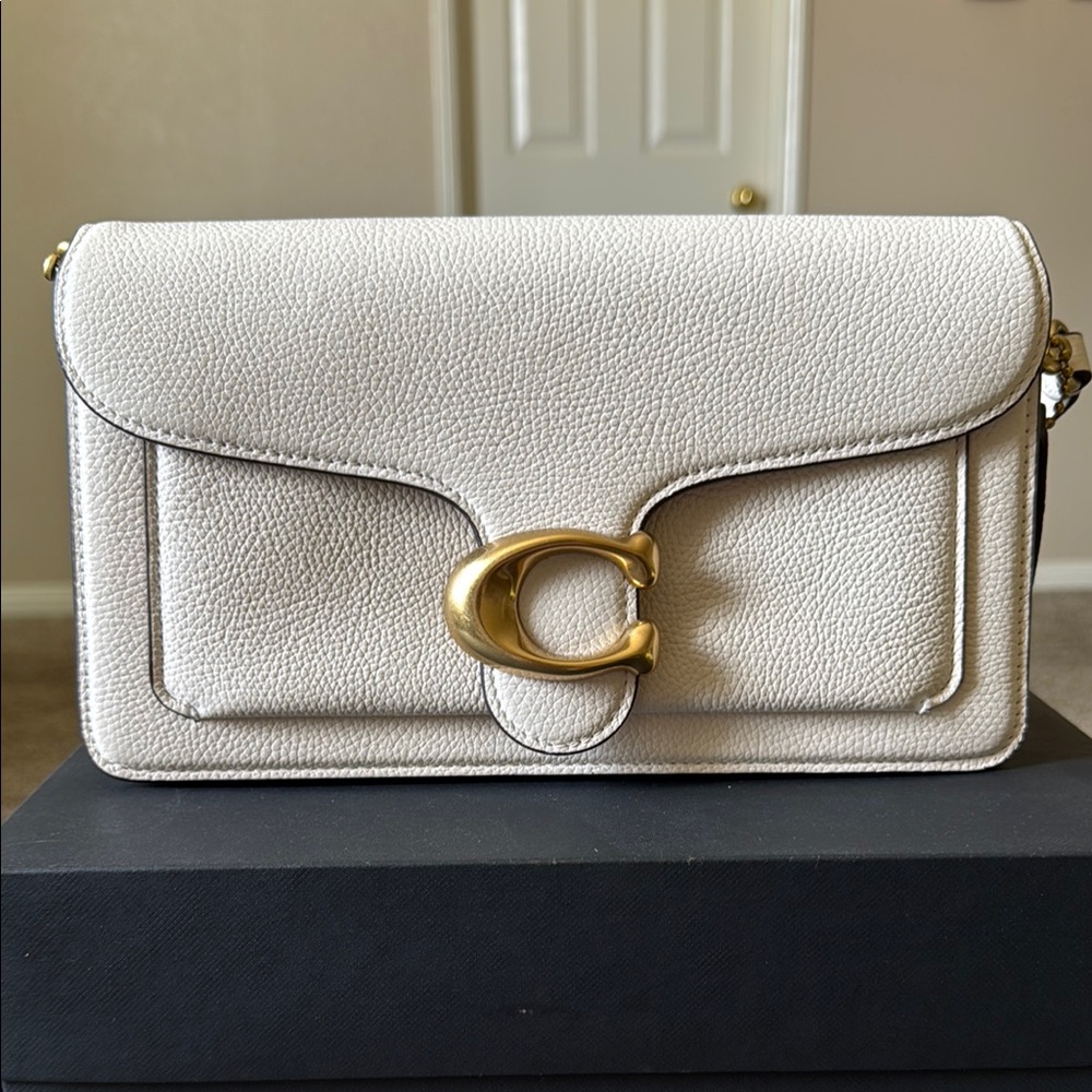 Coach White and Gold Shoulder Bag with Textured Leather